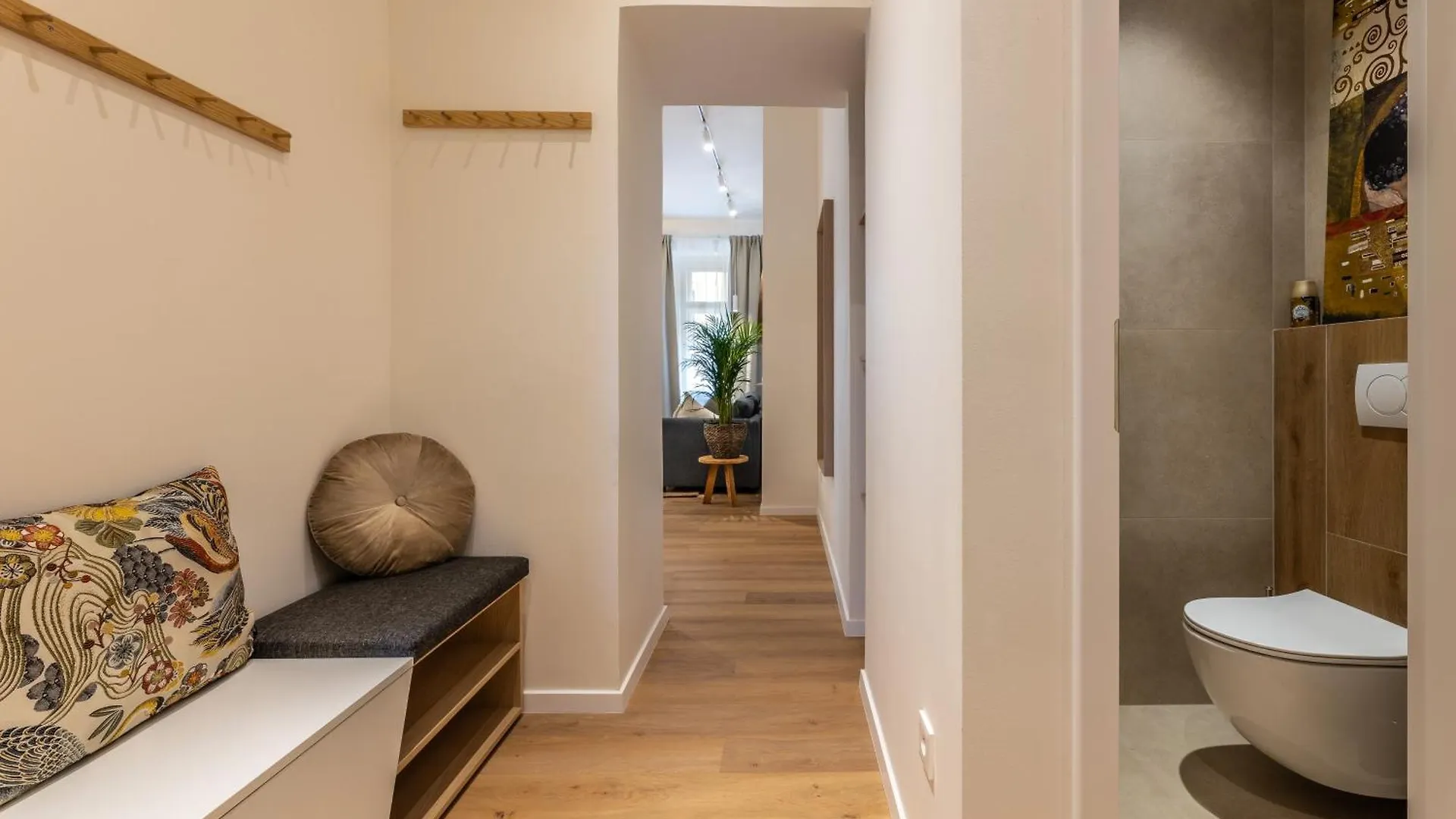 Boho Renovated Apartment Close To National Theather プラハ