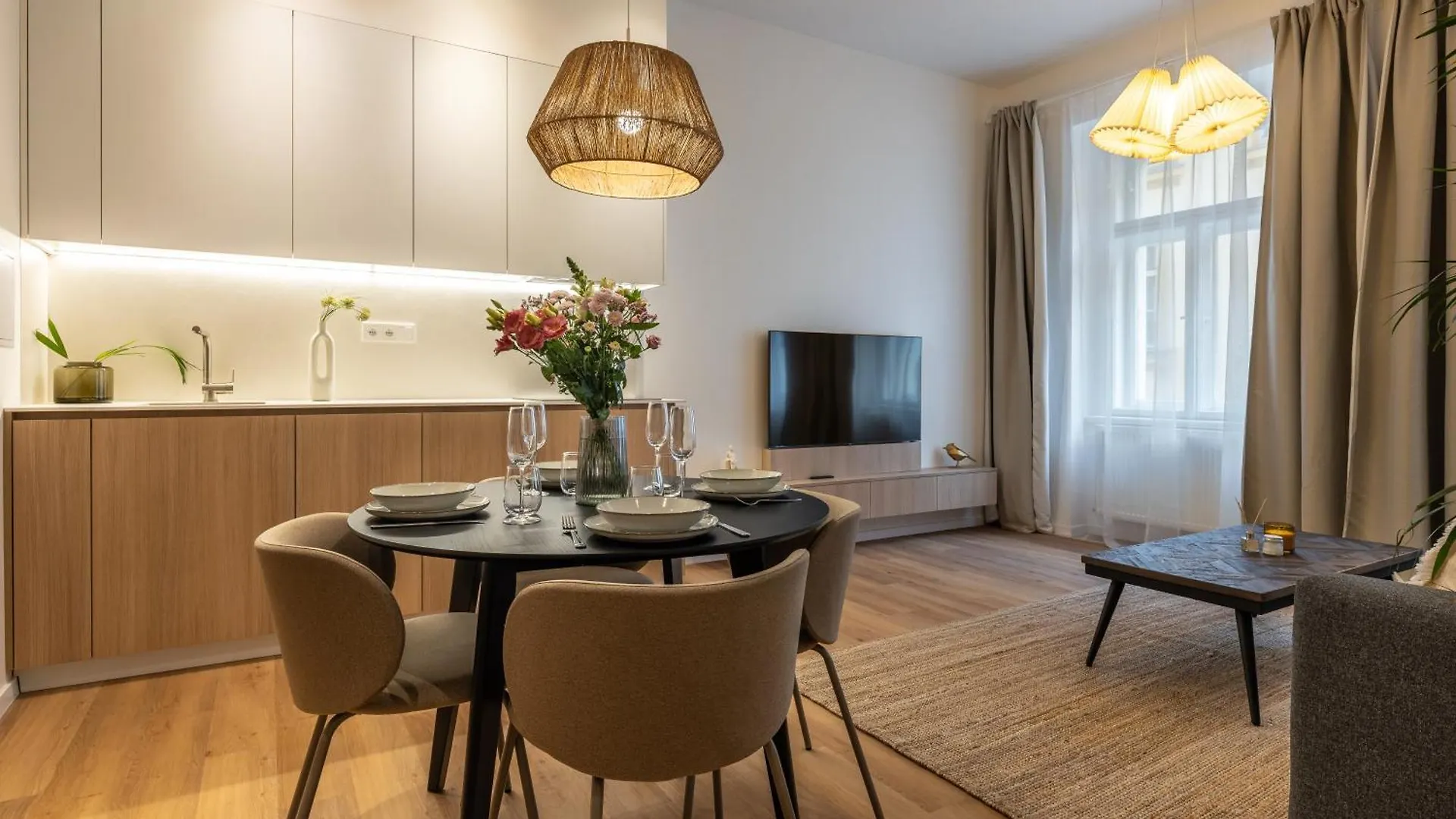 Boho Renovated Apartment Close To National Theather プラハ
