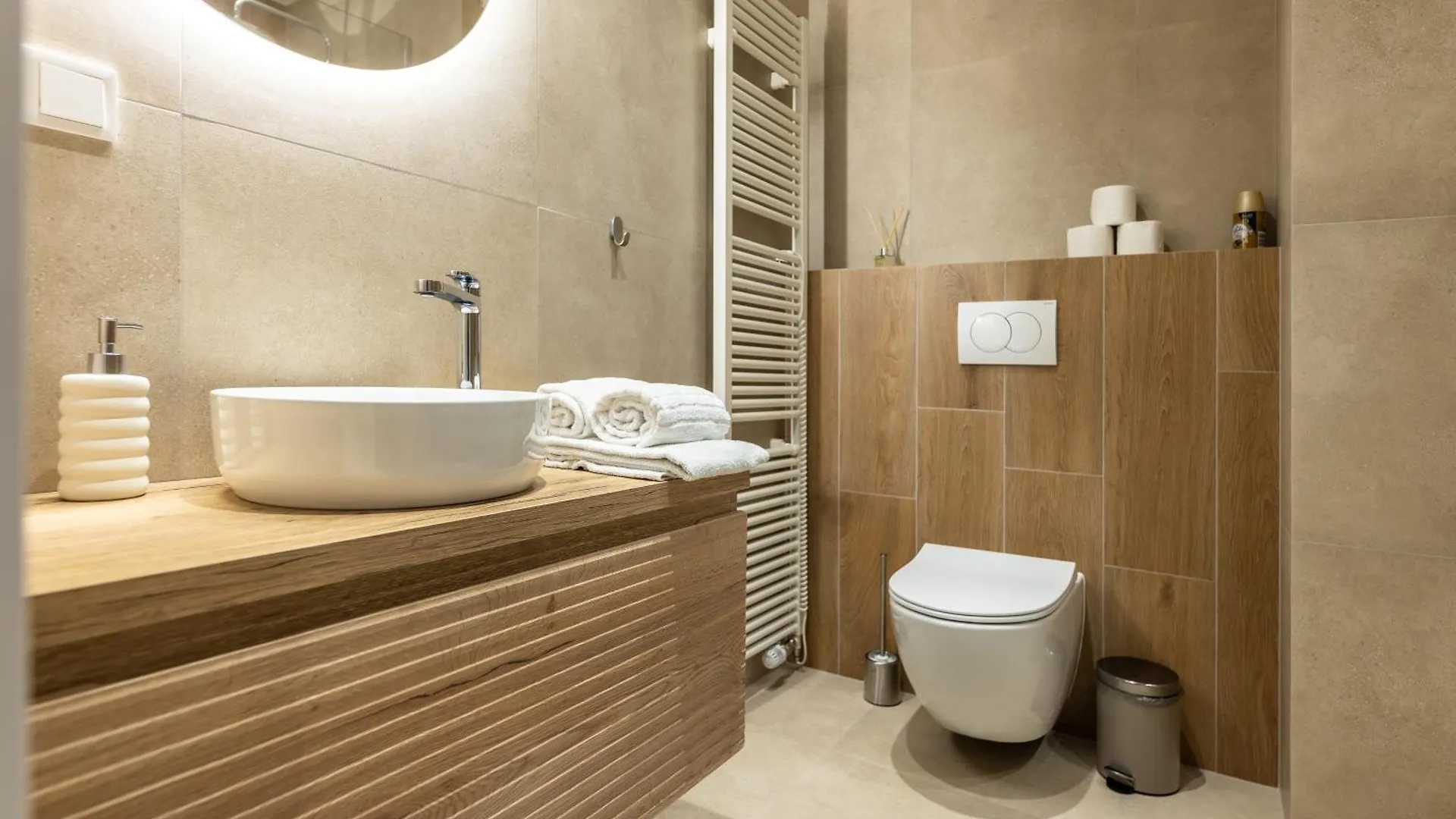 Boho Renovated Apartment Close To National Theather プラハ