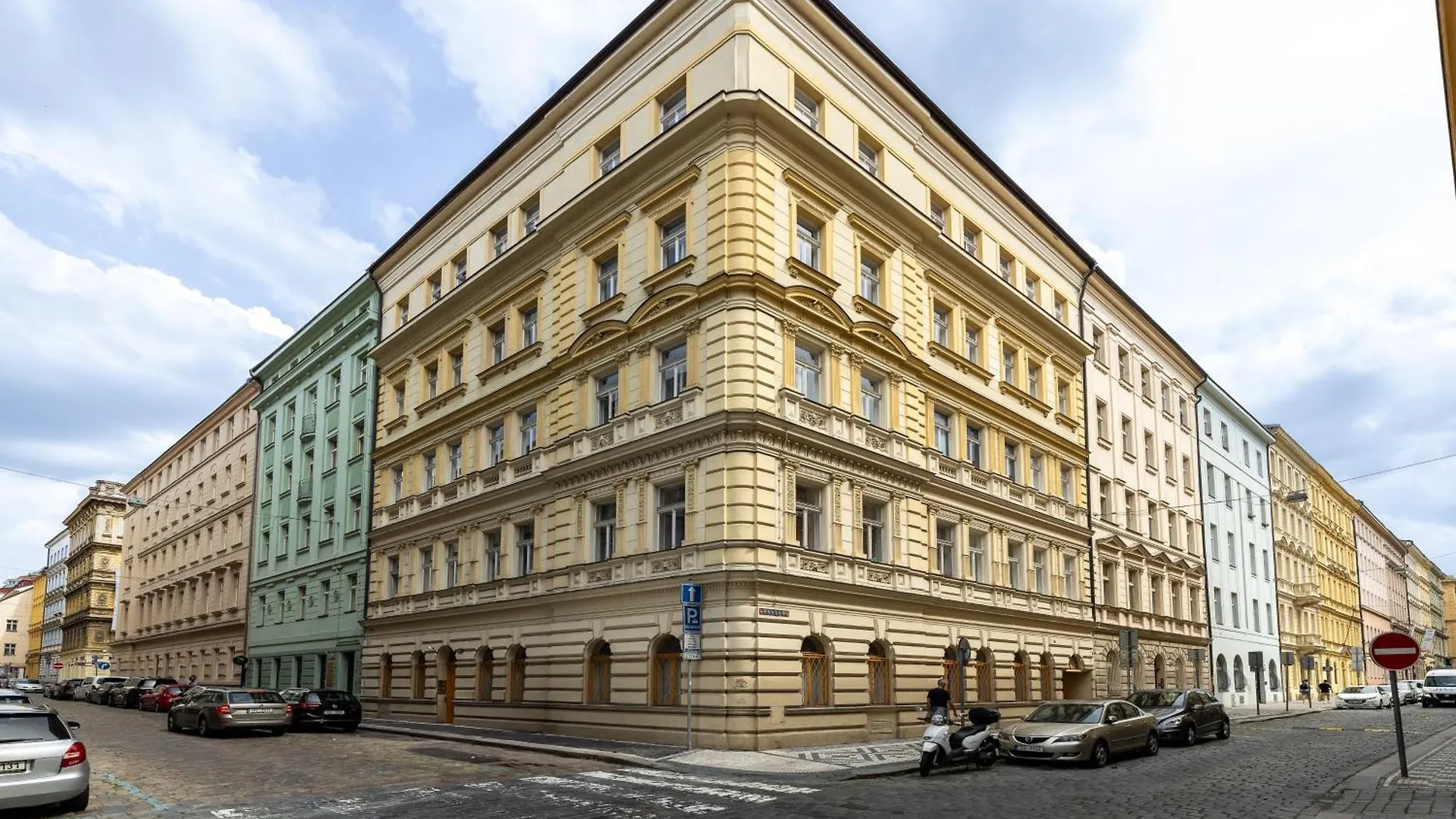Boho Renovated Apartment Close To National Theather Prague Czech Republic